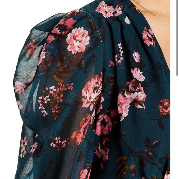 Lini puff sleeve floral smocked blouse - Picture 3 of 11